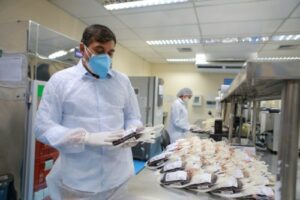 Imagem da notícia - Wilson Lima inspeciona obras do Hospital do Sangue e conhece pesquisa com plasma convalescente para tratamento da Covid-19