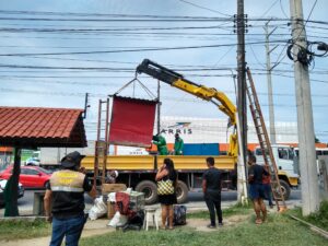 Imagem da notícia - Seinfra realiza ação conjunta para retirar ocupações irregulares na Avenida Torquato Tapajós