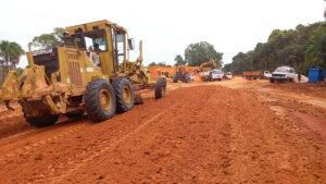 Imagem da notícia - Governo do Amazonas avança com obras de pavimentação do Ramal do Porto do Açaí, em Guajará