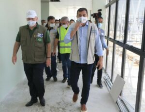 Imagem da notícia - Wilson Lima e ministro da Saúde visitam obra do novo Hospital da FHemoam