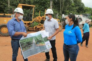 Imagem da notícia - Wilson Lima acompanha início dos serviços para tornar o ramal Nova Esperança trafegável