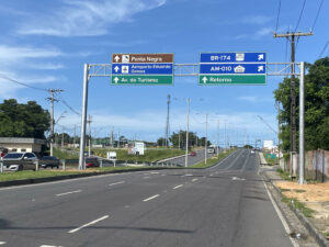 Imagem da notícia - Governo do Amazonas implanta sinalização no viaduto Lydia da Eira Corrêa