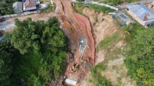 Imagem da notícia - Seinfra realiza obra para recuperação de processo erosivo na orla do município de Japurá