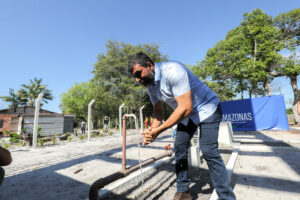 Imagem da notícia - Wilson Lima inaugura loteamento habitacional e sistema de abastecimento de água em Maués