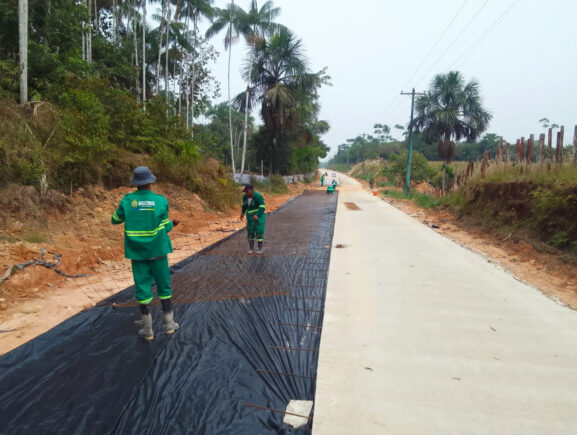 Governo do Amazonas avança com a pavimentação da Estrada Perimetral Norte 1