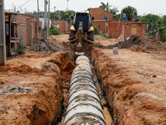 Governo do Estado avança com as obras do Programa Asfalta Amazonas na capital