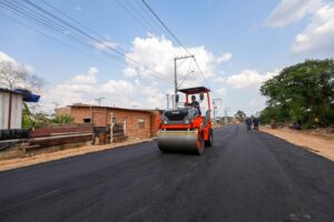 Imagem da notícia - Asfalta Amazonas: Moradores da comunidade Parque Solimões afirmam que obras trouxeram dignidade de moradia e renda na região